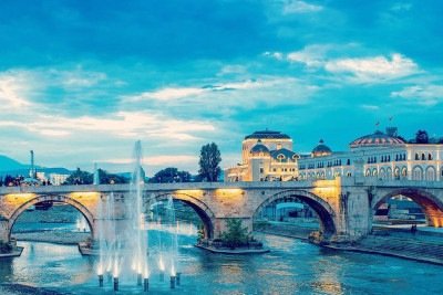 A Macedônia foi a única ex-república iugoslava a conquistar a independência sem guerra, por meio de referendo em 8/9/1991, com 96,4% de votos favoráveis. O processo foi marcado por estabilidade política e apoio popular, tornando-se um exemplo raro de transição pacífica nos Bálcãs. -  (crédito: REPRODUÇÃO/TRIPADVISOR)