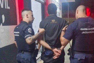 O jovem foi levado para a delegacia em Jaguariúna -  (crédito: Redes sociais/Reprodução)