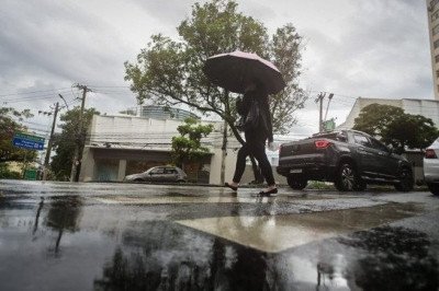 Imagem meramente ilustrativa. BH est&aacute; em alerta para pancadas de chuva at&eacute; as 8h desta sexta-feira (26/12) -  (crédito: Leandro Couri/EM/D.A Press)