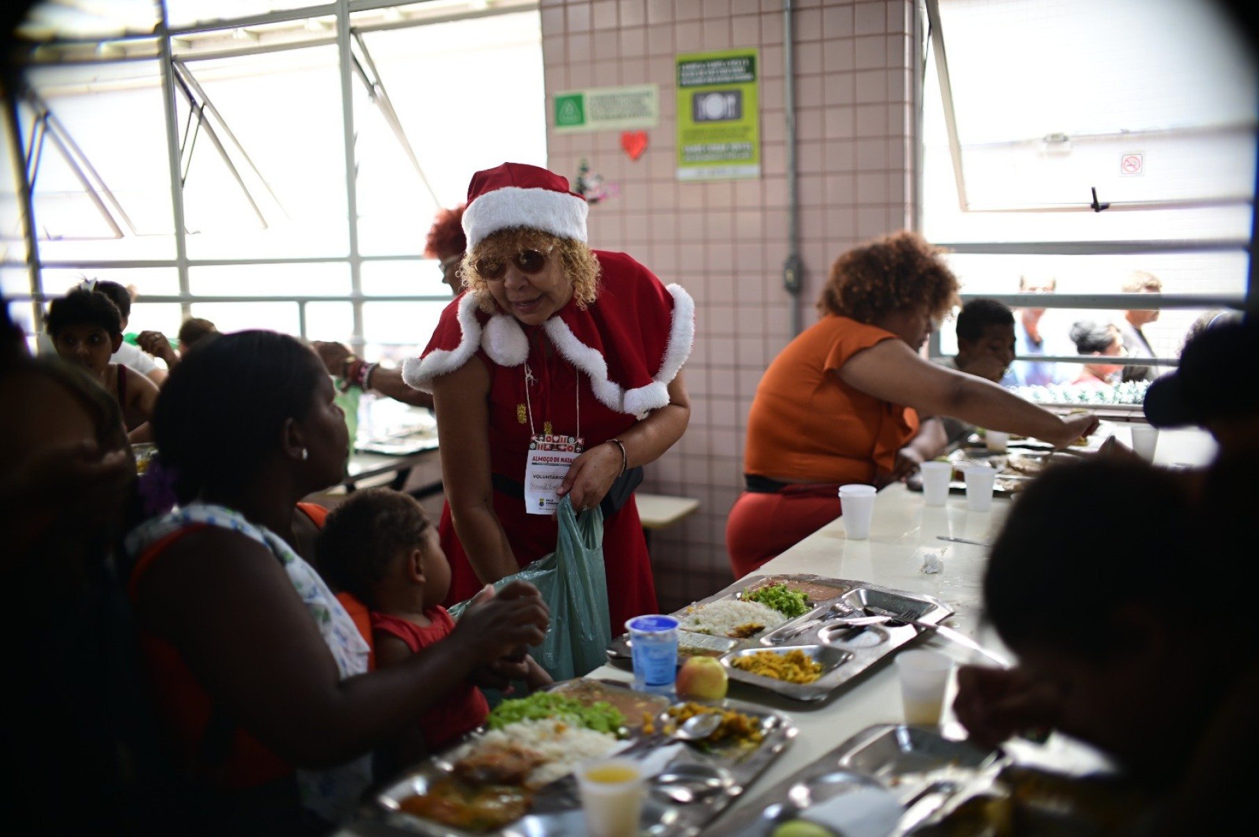 A volunt&aacute;ria F&aacute;tima Moreira, a Faf&aacute; 