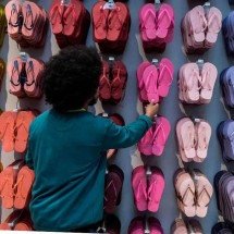 Além de um par de chinelos - Nelson Almeida/AFP