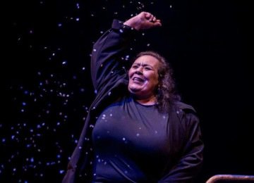 Teuda Bara em cena do espetáculo 'Sonhos de uma Noite com o Galpão' 
 -  (crédito: Alexandre Rezende/Divulgação)