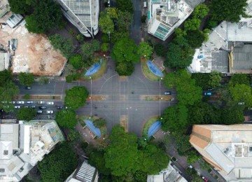 vista da Pra&ccedil;a Diogo de Vasconcelos, mais conhecida como pra&ccedil;a da Savassi: ponto de encontroe de desafios urban&iacute;sticos -  (crédito: Leandro Couri/EM/D.A Press)