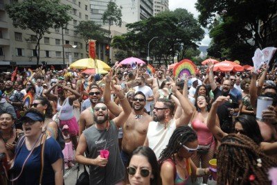 O bloco Abalô Caxi desfilou nas vias sonorizadas em 2024 e 2025 -  (crédito: Alexandre Guzanshe/EM/D.A. Press)