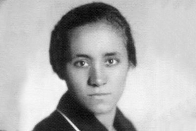 Poucas pessoas tocaram tantos corações com palavras tão simples quanto Madre Teresa de Calcutá. Com fé e caridade, ela deixou um legado espiritual profundo. Nascida em 1910 na atual Macedônia, tornou-se freira católica e fundou as Missionárias da Caridade. Viveu para servir os mais pobres e foi canonizada em 2016. -  (crédito: reprodução)