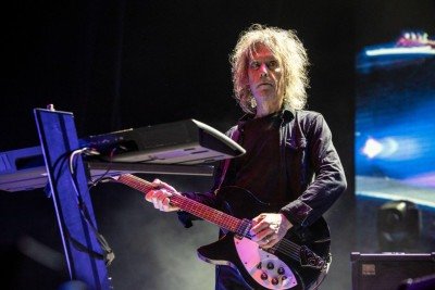  Perry Bamonte, do The Cure, se apresenta no North Island Credit Union Amphitheatre em 20 de maio de 2023 em Chula Vista, Califórnia. O guitarrista e tecladista do The Cure, Perry Bamonte, faleceu aos 65 anos, anunciou a lendária banda britânica de dark rock na sexta-feira, 26 de dezembro.  -  (crédito: Harmony Gerbe /GETTY IMAGES NORTH AMERICA/AFP)