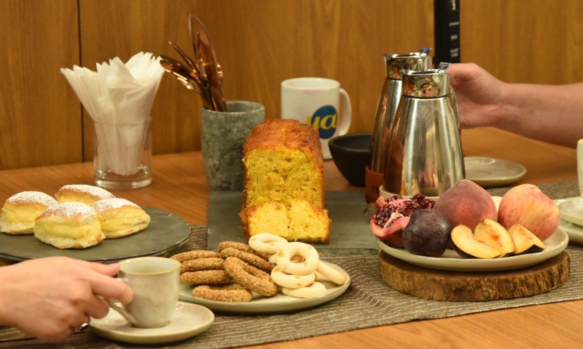 Minas est&aacute; bem-representada no caf&eacute; da manh&atilde; do Trintaeum por itens como leite queimadinho, biscoito de nata, bolo de milho e o p&atilde;o Marta Rocha