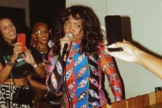 Listening Bars: como funcionam os bares de música ativa que ‘invadiram’ o Brasil