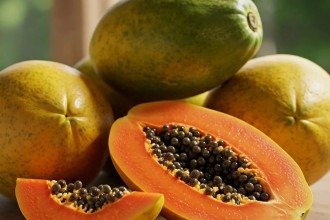 Veja uma lista de bons motivos para incluir mamão na dieta