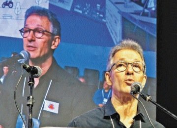 Romeu Zema (Novo) recebeu o discurso pronto da inadimplência e também a porta de saída dela, à qual se agarrou para não pagar as parcelas da dívida em quase seis dos sete anos em que governa -  (crédito: Jair Amaral/EM/D.A Press  )