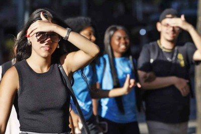 Com aumento do calor extremo, resultado especialmente das mudanças climáticas induzidas pelo homem, uma série de medidas são necessárias para diminuir o impacto na saúde -  (crédito: Fernando Frazão/Agência Brasil)