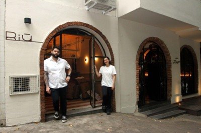 Pedro Stussi e Carolina Elias v&atilde;o abrir o bar Ru&iacute;, ao lado do restaurante Casa Riuga -  (crédito: Jair Amaral/EM/D.A Press)
