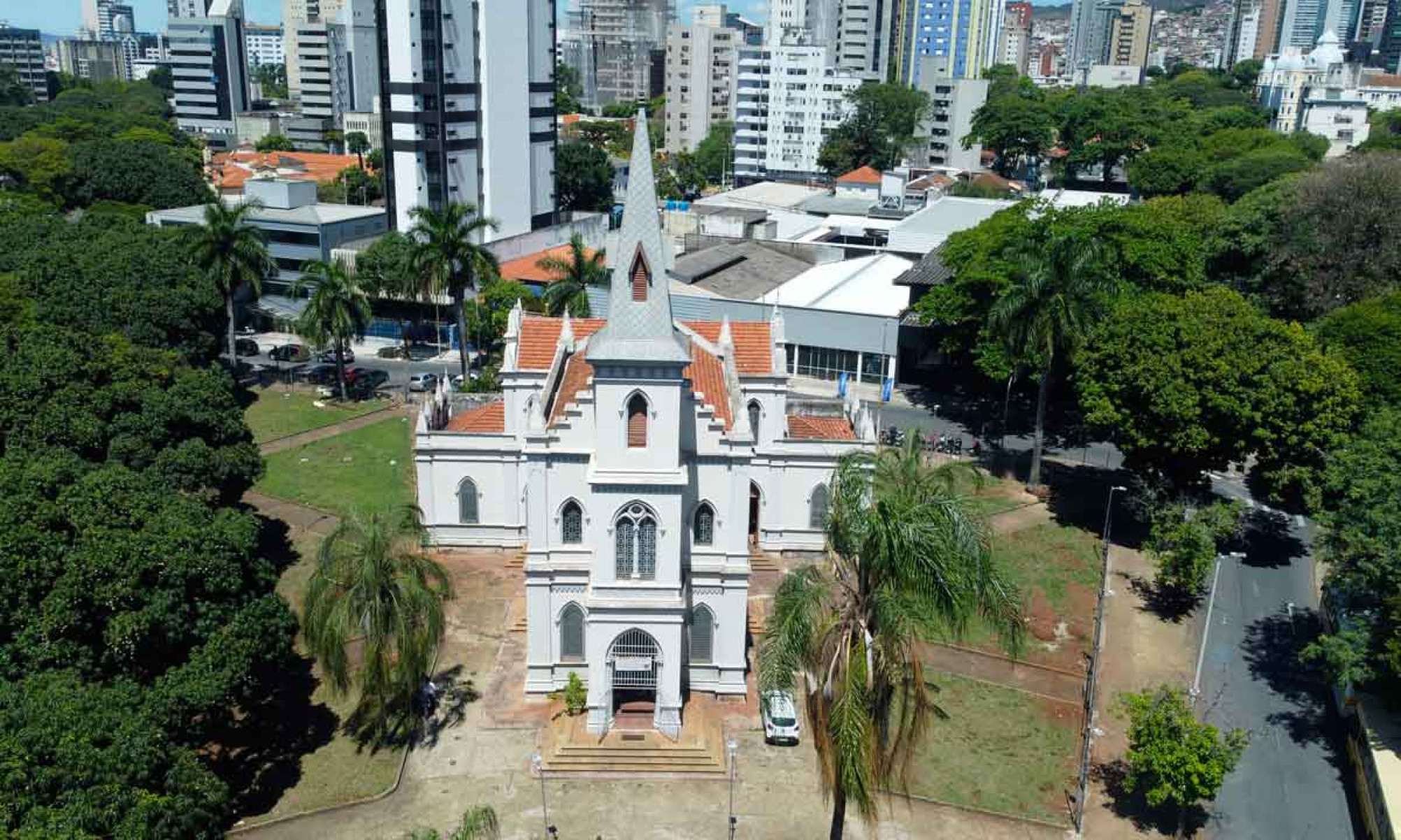 Localizada entre as avenidas alfredo balena e caranda&iacute;, a  Igreja sagrado cora&ccedil;&atilde;o de jesus precisa de cerca de R$ 10 milh&otilde;es para obras