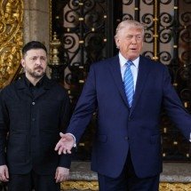Trump garante que Zelensky e Putin falam 'sério' sobre plano de paz - JOE RAEDLE / GETTY IMAGES NORTH AMERICA 