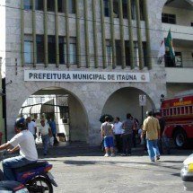 Vista do Centro de Itaúna, cidade lidera a lista de municípios com mais de 100 mil habitantes em Minas com mais furtos e roubos a casas nas férias -  (crédito: Ildeu Miranda/Santana FM)