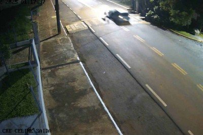 O suspeito de conduzir o carro foi alvo de pedido de prisão preventiva -  (crédito: Reprodução/câmeras de segurança)