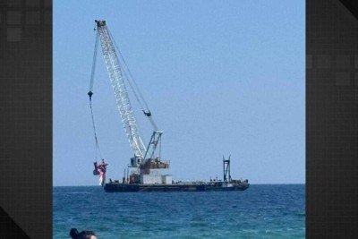 Avião que caiu em Copacabana é retirado do mar para perícia -  (crédito: Tupi)