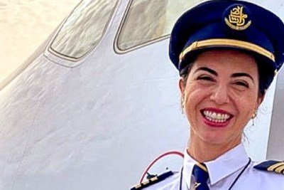 Karina Buchalla Lutkus entrou para a história ao se tornar a primeira mulher brasileira a comandar oficialmente um Airbus A380, o maior avião de passageiros do mundo. A conquista foi confirmada pela Associação das Mulheres Aviadoras do Brasil, que celebrou. -  (crédito: Reprodução/Instagram)