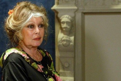 Brigitte Bardot fez mais de 50 filmes e se consagrou como um dos maiores nomes do cinema, antes de se retirar do estrelato, aos 38 anos -  (crédito: DERRICK CEYRAC / AFP)