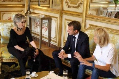 Atriz Brigitte Bardot em encontro com Emmanuel Macron e Brigitte Macron -  (crédito: Fundação Brigitte Bardot)