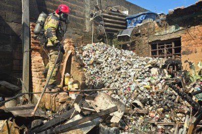 A Defesa Civil foi ao local para realizar vistoria de danos e riscos e constatou que havia "ac&uacute;mulo significativo de materiais inserv&iacute;veis" -  (crédito: Reprodu&ccedil;&atilde;o CBMMG)