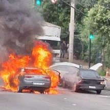 Grande BH: caminhão sem freio atinge três veículos e um deles pega fogo  - Guarda Civil de Contagem/Divulga&ccedil;&atilde;o