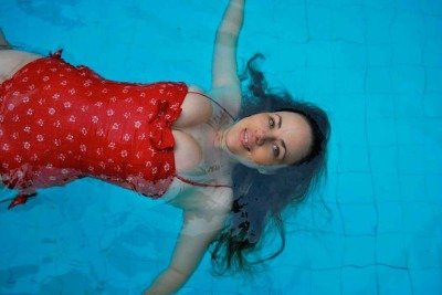 Karine Teles protagonizou e escreveu o roteiro do autobiográfico 'Riscado', filme lançado em 2010 -  (crédito: Instagram/reprodução)