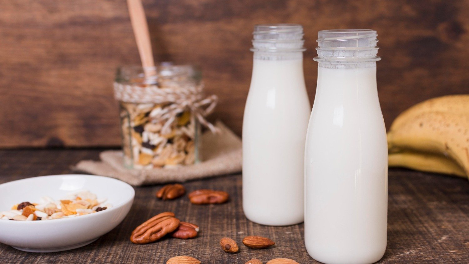 Não tolera leite? 5 alternativas vegetais para substituir o laticínio - Freepik