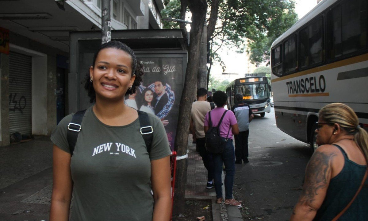 A telemarketing La&iacute;s Trindade, de 29 anos discorda do aumento das passagens de &ocirc;nibus de BH