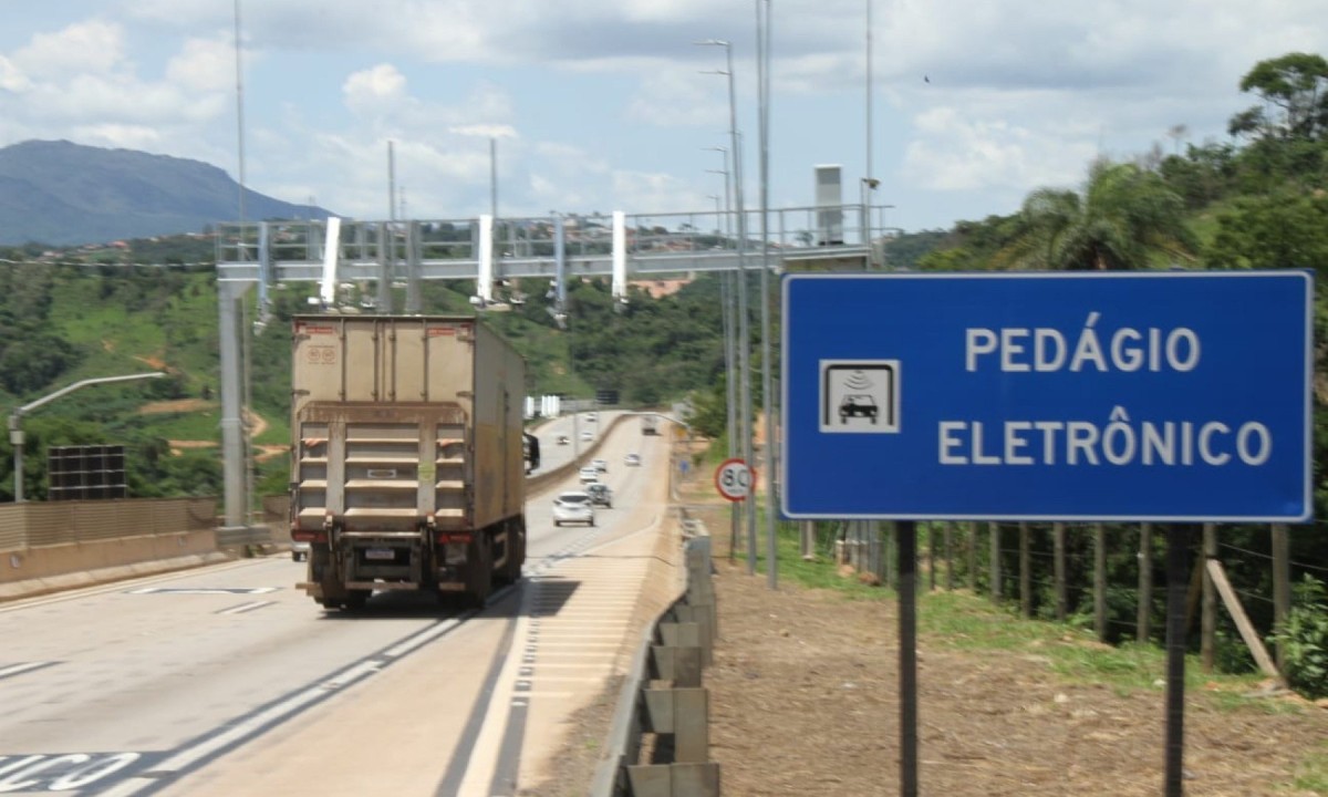 Radares ajudam a reduzir infrações no trânsito, diz estudo - (crédito: Jair Amaral/EM/D.A Press)