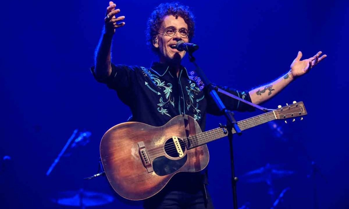 O cantor e compositor Nando Reis vai se apresentar em 31 de janeiro no Festival da Flor, no Parque das Mangabeiras