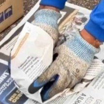 Vai festejar? Funcionários da limpeza ensinam descarte correto de garrafas - Imagem: Prefeitura de Sabará/Divulgação