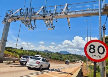 P&oacute;rtico do ped&aacute;gio de Caet&eacute; da BR-381, trecho entre BH e Governador Valadares, que tem o valor de R$ 15,50 para carros de passeio -  (crédito: Jair Amaral/EM/D.A Press)