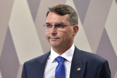 O rÃ©veillon de FlÃ¡vio Bolsonaro: longe do pai, perto do Mickey -  (crédito: Platobr Politica)