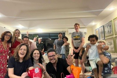 Elizabeth Savala celebrou o Natal ao lado da família e compartilhou o momento nas redes sociais. Em uma das publicações, a atriz aparece ao lado de três de seus quatro filhos: Cyro, Diogo e Thiago Picchi.
 -  (crédito: Reprodução Instagram /@elizabethsavala)