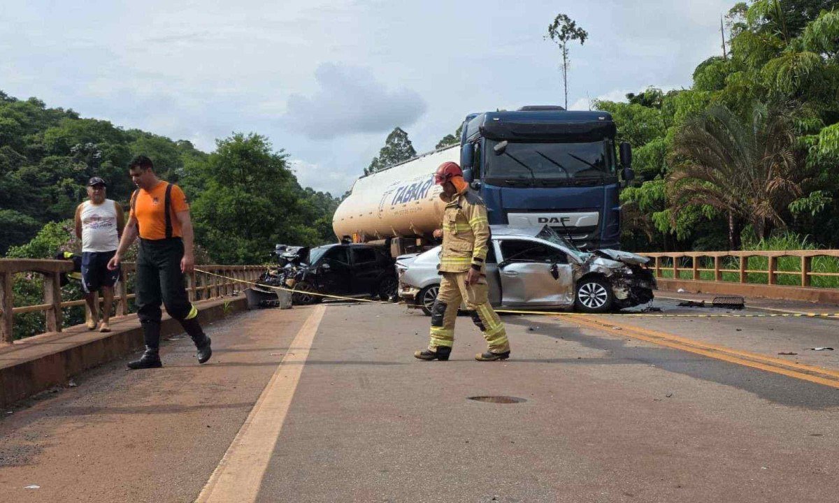 Acidente aconteceu na BR-356, na altura do km 42, pr&oacute;ximo ao trevo de Itabirito (MG)
