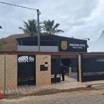 Homem esfaqueia irmão por causa de uma cueca no Vale do Rio Doce - PCMG