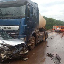 BR-356: batida de carreta com carros fecha pista e fere cinco pessoas - Corpo de Bombeiro/Reprodução