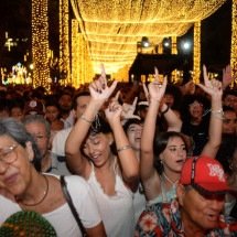 Milhares vão à Praça da Liberdade na expectativa do Ano Novo - Túlio Santos/EM/D.A Press