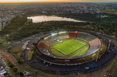 Chuva causou queda de galhos e árvores da pista de caminhada e de outros espaços do Parque do Sabiá -  (crédito: Prefeitura de Uberlândia/Reprodução)