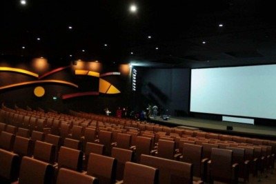 Público nos cinemas cai 9,8% em 2025, apesar de oferta de sessões estável -  (crédito: Platobr Economia)