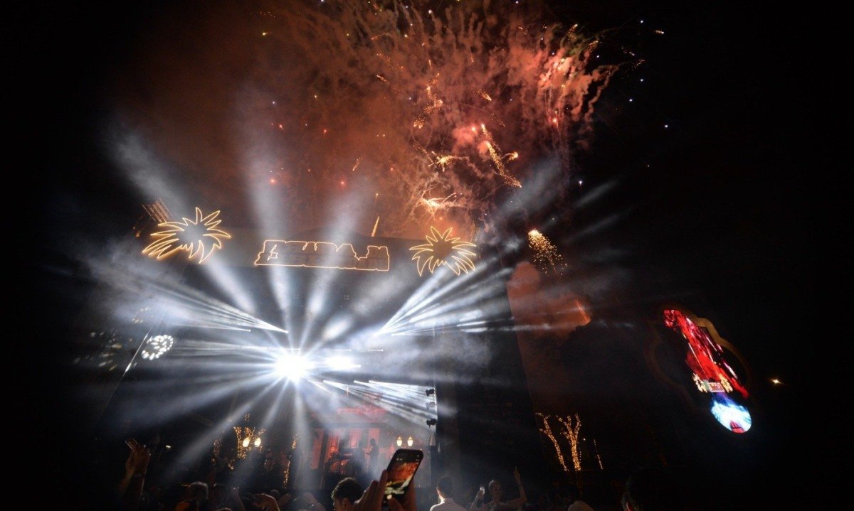 Praça da Liberdade foi palco de apresentações musicais e shows de drones e fogos de artifício na virada do ano de 2025 para 2026-Túlio Santos/EM/D.A Press