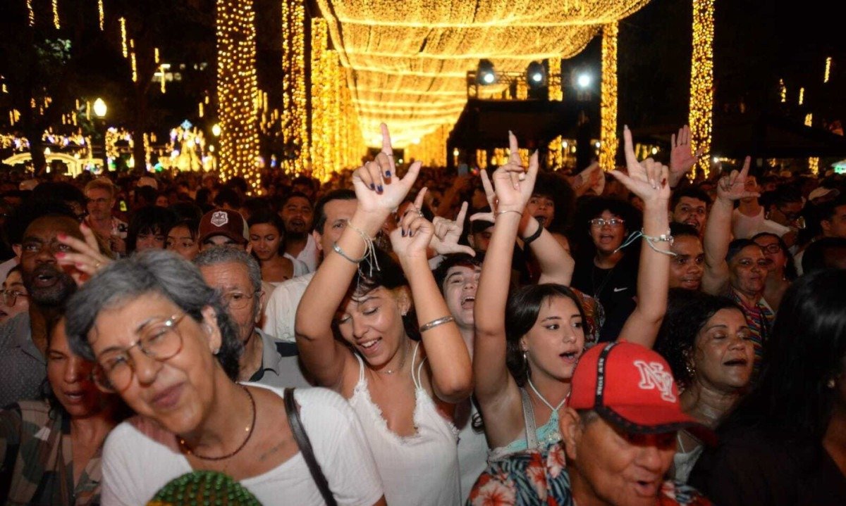 Praça da Liberdade foi palco de apresentações musicais e shows de drones e fogos de artifício na virada do ano de 2025 para 2026-Túlio Santos/EM/D.A Press