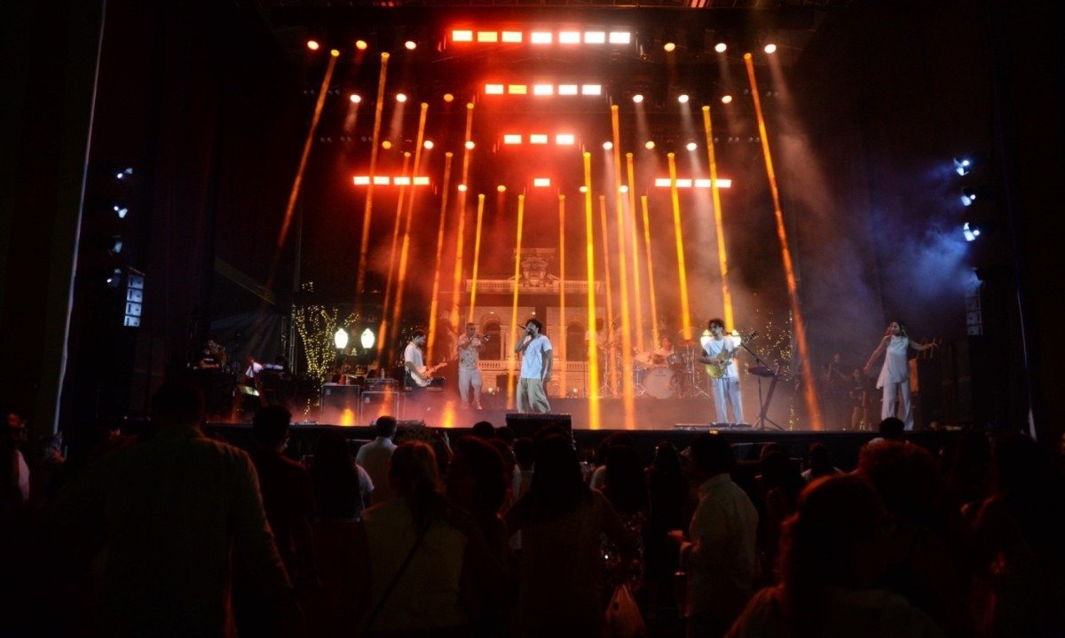 Praça da Liberdade foi palco de apresentações musicais e shows de drones e fogos de artifício na virada do ano de 2025 para 2026-Túlio Santos/EM/D.A Press