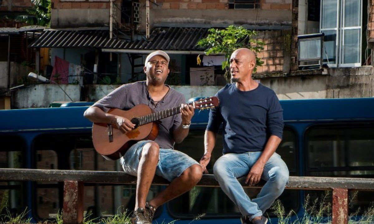 Ligados ao Aglomerado da Serra, os cantores e compositores Edson Cruz e D&eacute; Lucas defendem o samba de BH      -  (crédito:  Alexandre Rezende/Divulga&ccedil;&atilde;o)
