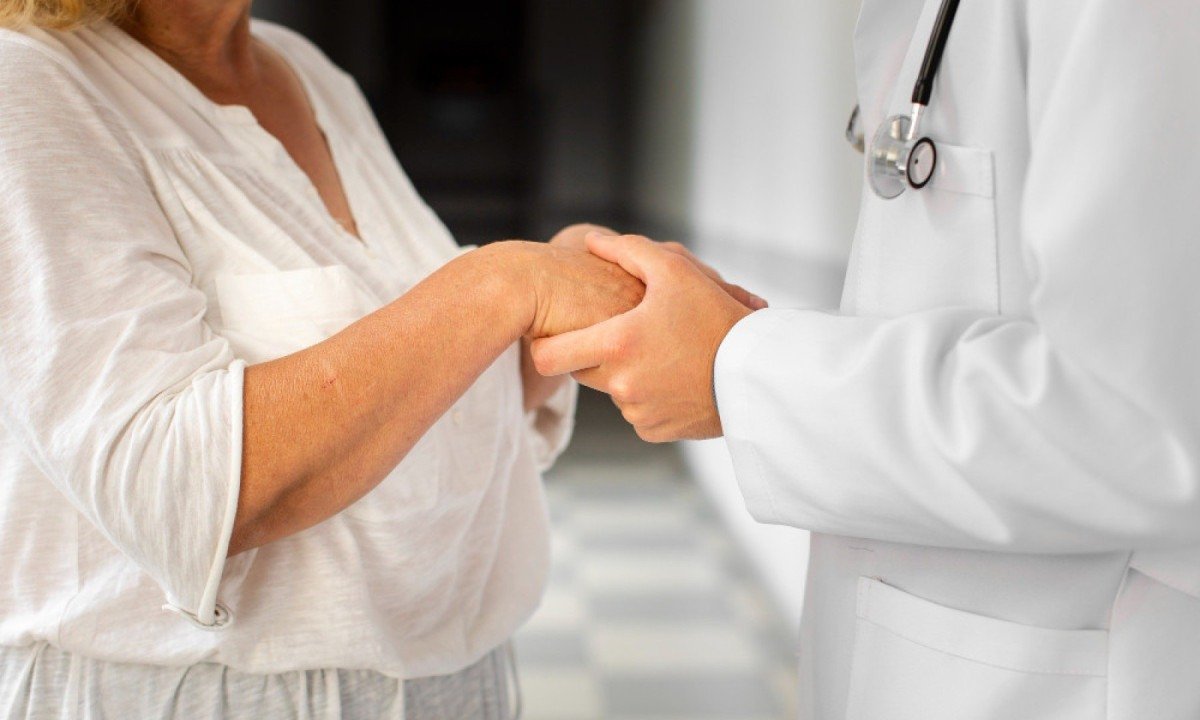 Aprendi, mais uma vez, que o paciente raramente chega apenas com uma queixa. Ele chega com uma história -  (crédito: Freepik)