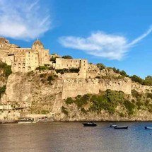 Entre ruínas e o mar: cidade romana submersa vira atração turística na Itália -  Dudva/Creative Commons