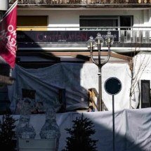 Itamaraty diz que não há brasileiros entre vítimas de incêndio na Suíça - Jean-Christophe Bott/Epa/Shutterstock/Reprodução