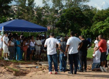O enterro foi realizado no Cemitério Parque da Colina, na Região Oeste -  (crédito: Túlio Santosl/ EM/ D. A. Press)