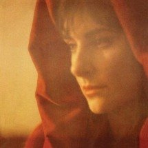 Dona de hit de ‘O Senhor dos Anéis’ vive isolada em castelo há 28 anos e intriga fãs - Reprodução/@official_enya